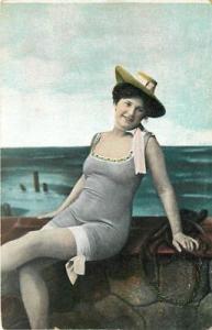 BEAUTIFUL WOMAN-BATHING SUIT-GERMAN-VERY EARLY-T25969