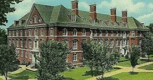 Postcard  Gregory Hall, University of Illinois,Champaign-Urbana , IL.  S7