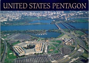 VINTAGE CONTINENTAL SIZE POSTCARD AERIAL VIEW OF THE UNITED STATES PENTAGON