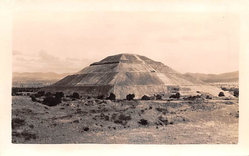 Pyramid Mexico Tarjeta Postal Real Photo, Unused 