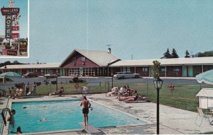 MAPLE SHADE, New Jersey, 1940-1960s; Trav-Lers Motel, Swimming Pool