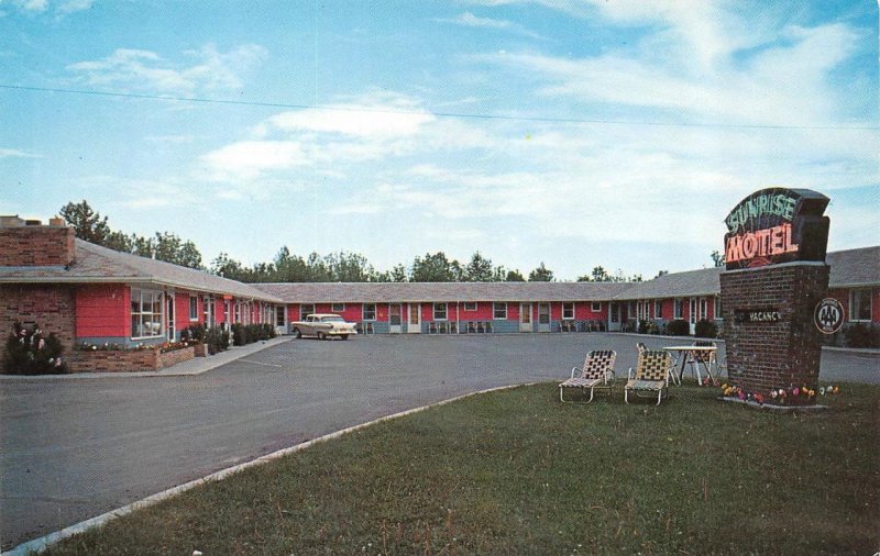 DULUTH, MN Minnesota SUNRISE MOTEL HWY 53~94 ROADSIDE 50's CAR  Chrome Postcard