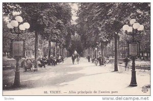 VICHY, Allee principale de l'ancien parc, Allier, France, 00-10s