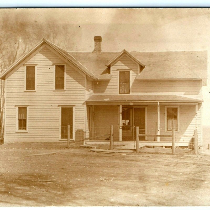 1908 Dysart, IA House Residence Clapboard Home RPPC Real Photo Strube Antique A9