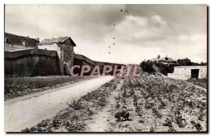 Postcard Modern Ile De St Martin De Re Porte d & # 39entree from prison