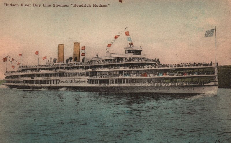 Vintage Postcard 1910's Hudson River Day Line Steamer Hendrick Hudson