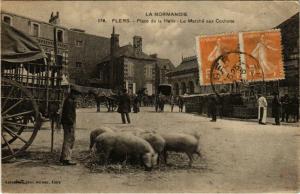CPA AK Flers Orne - Place de la Halle Le marche aux Cochons (800430)