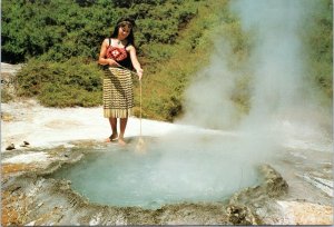 postcard Rotorura, New Zealand -  Preparing food in Rotorua hot pool