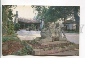 485734 1985 Vietnam Hanoi Courtyard Kuang Than Temple photo Lvov