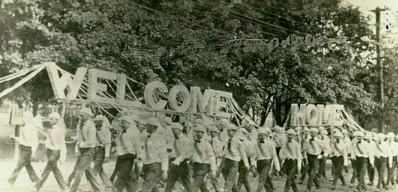 Postcard RPPC Early 1900s Welcome Home Parade, Unidentified .       Q5