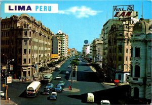 VINTAGE CONTINENTAL SIZE POSTCARD STREET SCENE GARCILAZO DE LA VEGA AVENUE LIMA