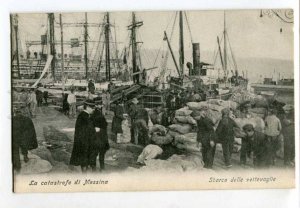 401249 ITALY Messina after earthquake Disembarkation provision