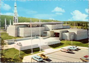 Postcard AL Huntsville - Alabama Space and Rocket Center main exhibit building