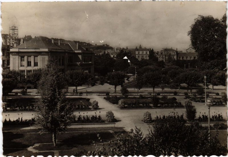 CPM Brive-la-Gaillarde - La Poste et ses Jardins (1039973)