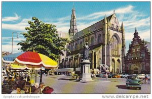 Netherlands Haarlem Grote Markt met Standbeeld Laurens Coster