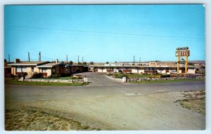 MEDICINE HAT, Alberta Canada ~ RANCHMEN MOTEL Roadside c1950s  Postcard