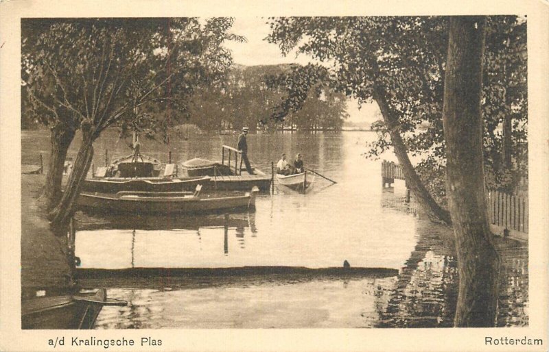 Navigation & sailing related vintage postcard Rotterdam Kralingsche Plas rowboat