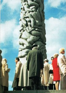 HANDCRAFTED CONTINENTAL SIZE POSTCARD VIGELAND PARK OSLO NORWAY