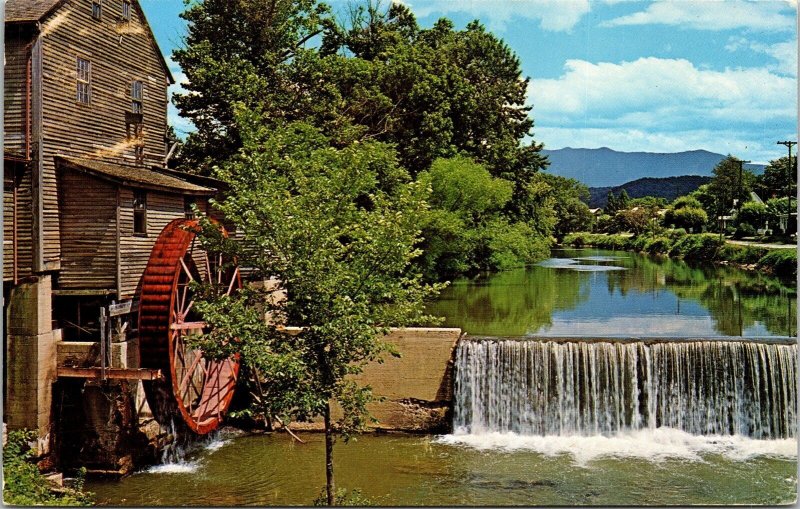 Historic Old Mill Little Pidgeon River Pedgeon Forge Tennessee Chrome Postcard 