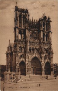 CPA AMIENS Cathedrale (117259)