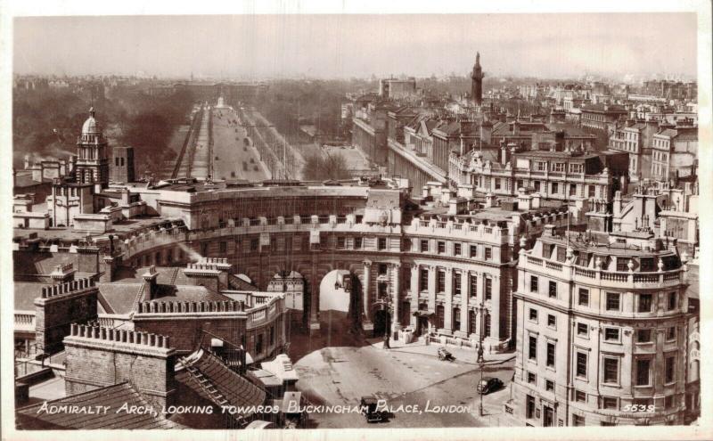 UK Admiralty Arch Looking Towards Buckingham Palace London 01.67