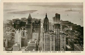 Postcard New York Broadway Downtown entrance to Harbor Rotary Photo 24-7725