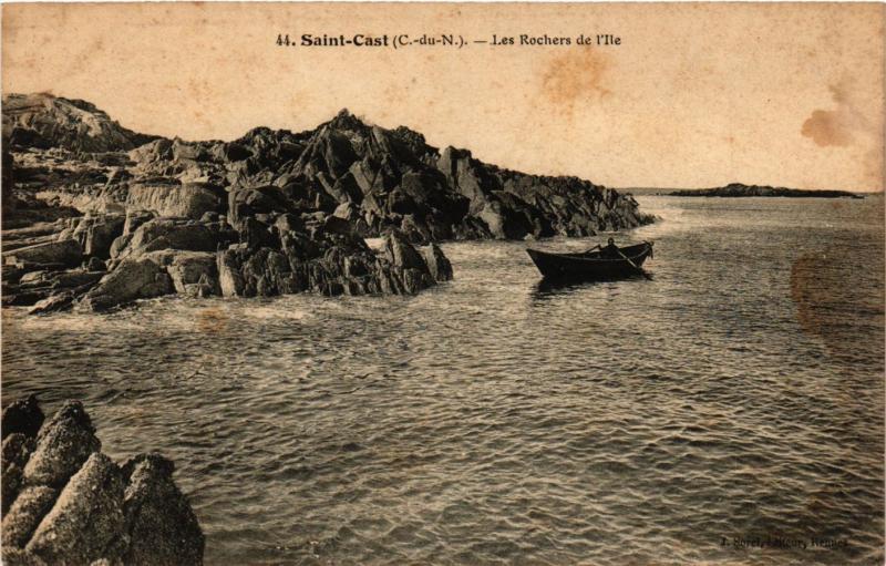 CPA St-CAST - Les Rochers de l'Ile (381837)