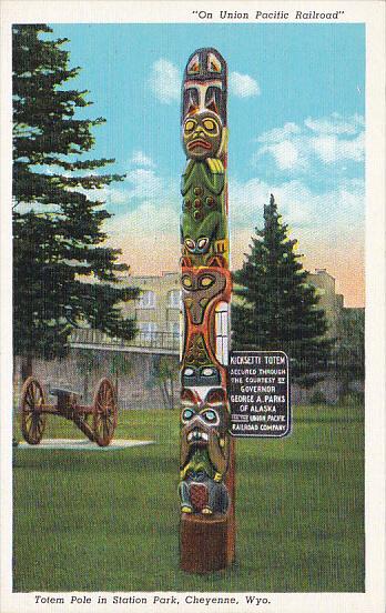 Wyoming Cheyenne Totel Pole in Station Park Curteich