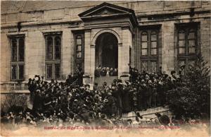 CPA Entrée de Mgr Lucon a REIMS Allocution de Monseigneur (347135)