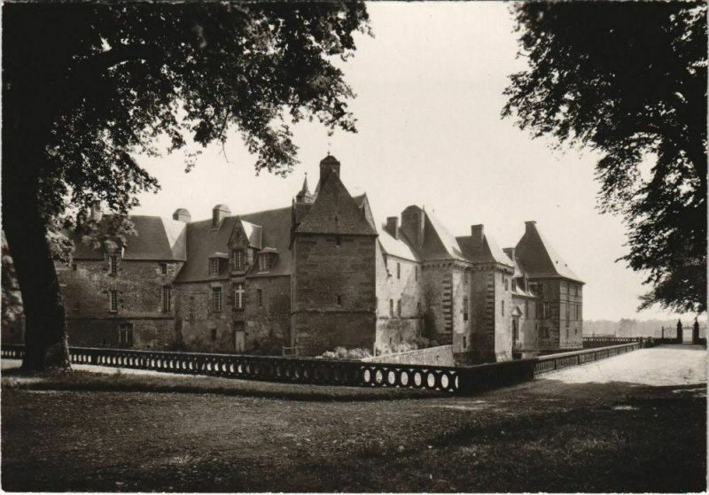 CPA Carrouges Le Chateau, Vue prise du Nord-Ouest FRANCE (1054069)