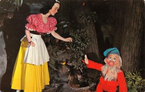 Snow White & Bashful London Wax Museum St. Petersburg Beach, FL Vintage Postcard