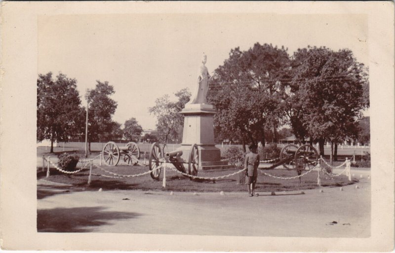 PC PAKISTAN, RAWALPINDI, STATUE, Vintage REAL PHOTO Postcard (b43332)