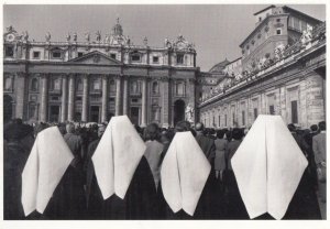 Place Saint Pierre ANA Paris Rome Procession 1960s Michelangelo Durazzo Postcard