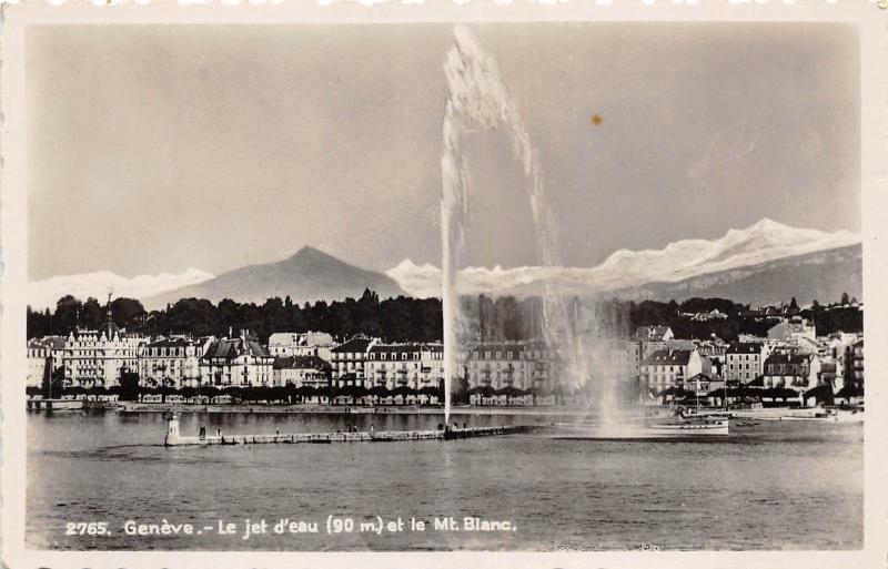 BR18853 Geneva le jet d eau et le Mt Blanc  switzerland