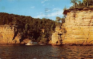Sunset Cliff Upper Dells Trip - Wisconsin Dells, Wisconsin WI Postcard