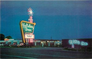 Postcard 1960s New York Syracuse Holiday Inn marquee Night autos Teich NY24-4140