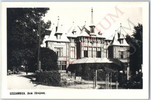 c1930s Szczawnica, Poland RPPC Dom Zdrojowy Medicinal Spring Antiquitech A193