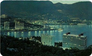 CPM AK Acapulco Twilight settles over the Bay of Acapulco MEXICO (599723)