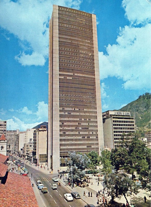 VINTAGE CONTINENTAL SIZE POSTCARD DOWNTOWN STREET SCENE BOGOTA COLOMBIA