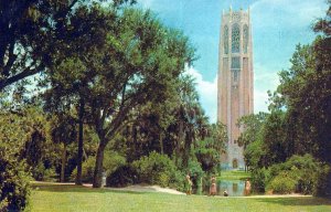 VINTAGE STANDARD SIZE POSTCARD BOK SINGING TOWEN AT LAKE WALES FLORIDA