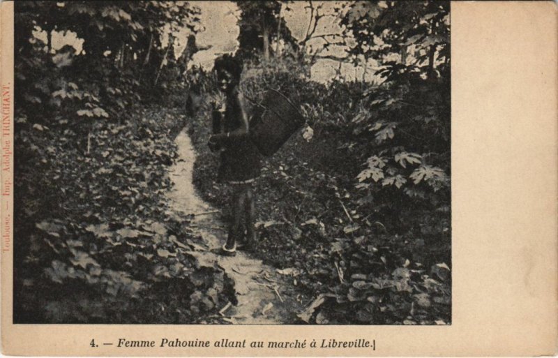 PC LIBREVILLE FEMME PAHOUINE ALLANT AU MARCHE GABON AFRICA (A23443)