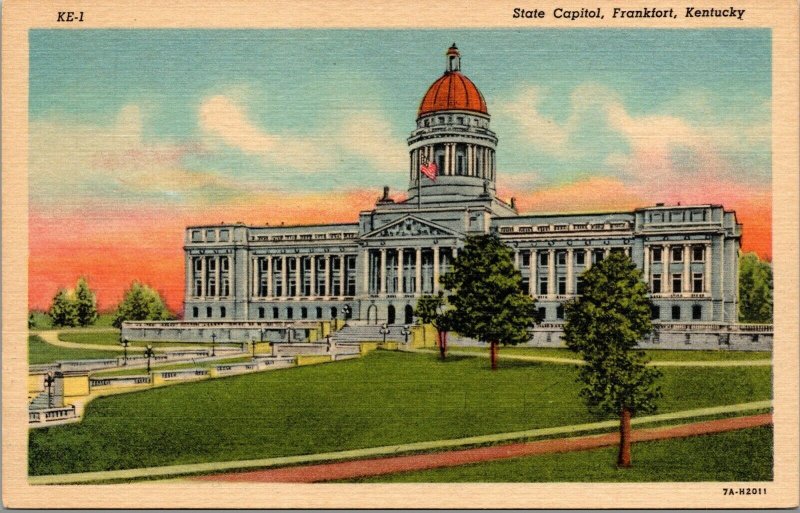 Vintage 1930's State Capitol Dome Frankfort Kentucky KY Postcard