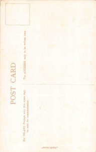 A781 England Liskeard Parade and Free Library Church vintage postcard