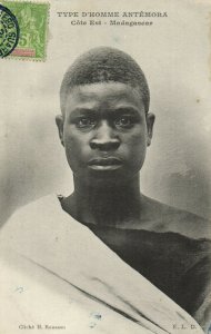 PC CPA MADAGASCAR, TYPE D'HOMME ANTÉMORA, Vintage Postcard (b13979)