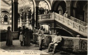 CPA Le MONT-DORE - Interieur de l'Établ. THERMal - L'Heure de la (245040)