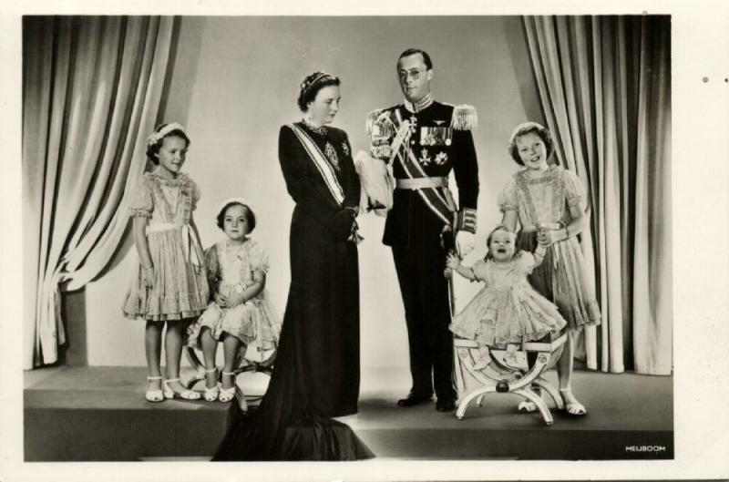 netherlands, Queen Juliana, Prince Bernhard and Princesses (1948) RPPC