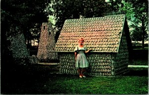 7-Up Bottle House Greetings From Rockome Arcola Illinois IL UNP Chrome Postcard