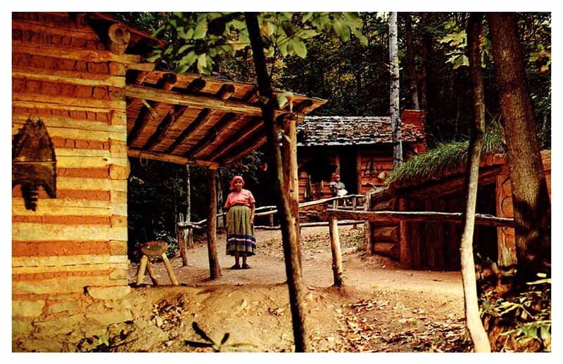 Postcard NATIVE INDIAN SCENE Cherokee North Carolina NC AQ4496