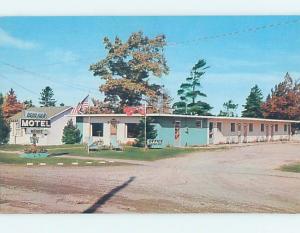 Pre-1980 MOTEL SCENE Mackinaw City Michigan MI B7572