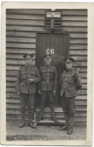 RPPC: 3 British Solders from WW1, mint (PC1740)